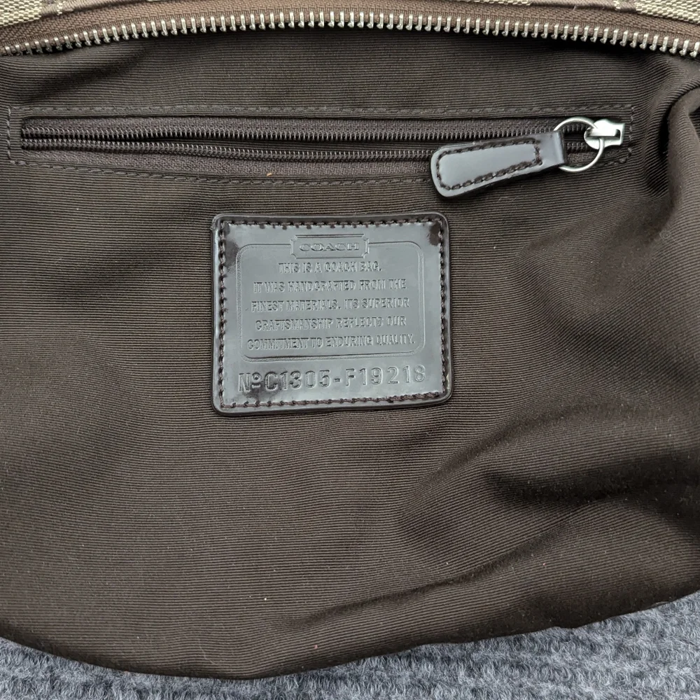 Classic COACH Purse BROWN MEDIUM CANVAS Handbag, Monochrome, Y2K, Classic, Clean